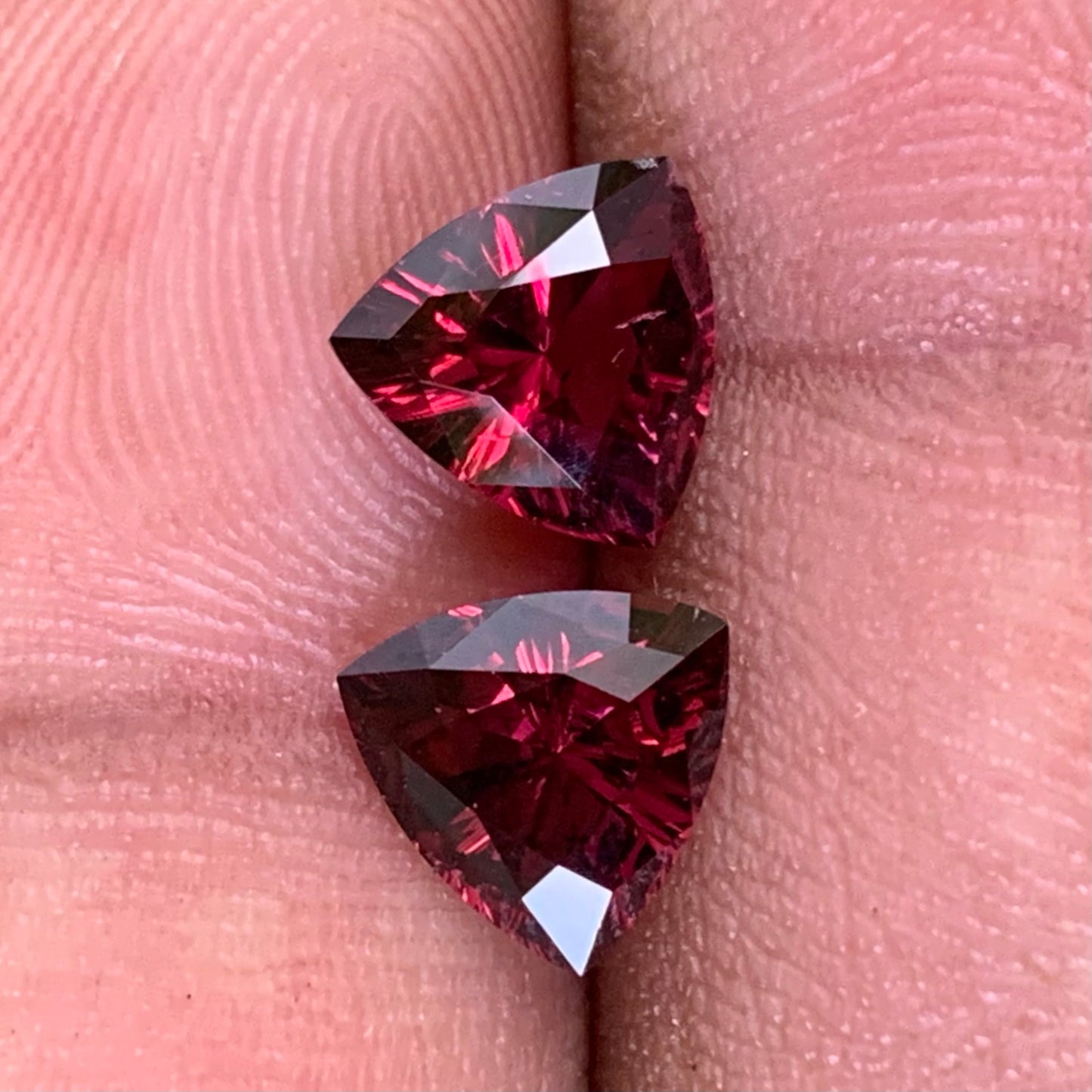 Red Garnet Trillion Pair Concave Cut / Fantasy Cut 2.73 Ct Natural Loose Gemstones For Earrings