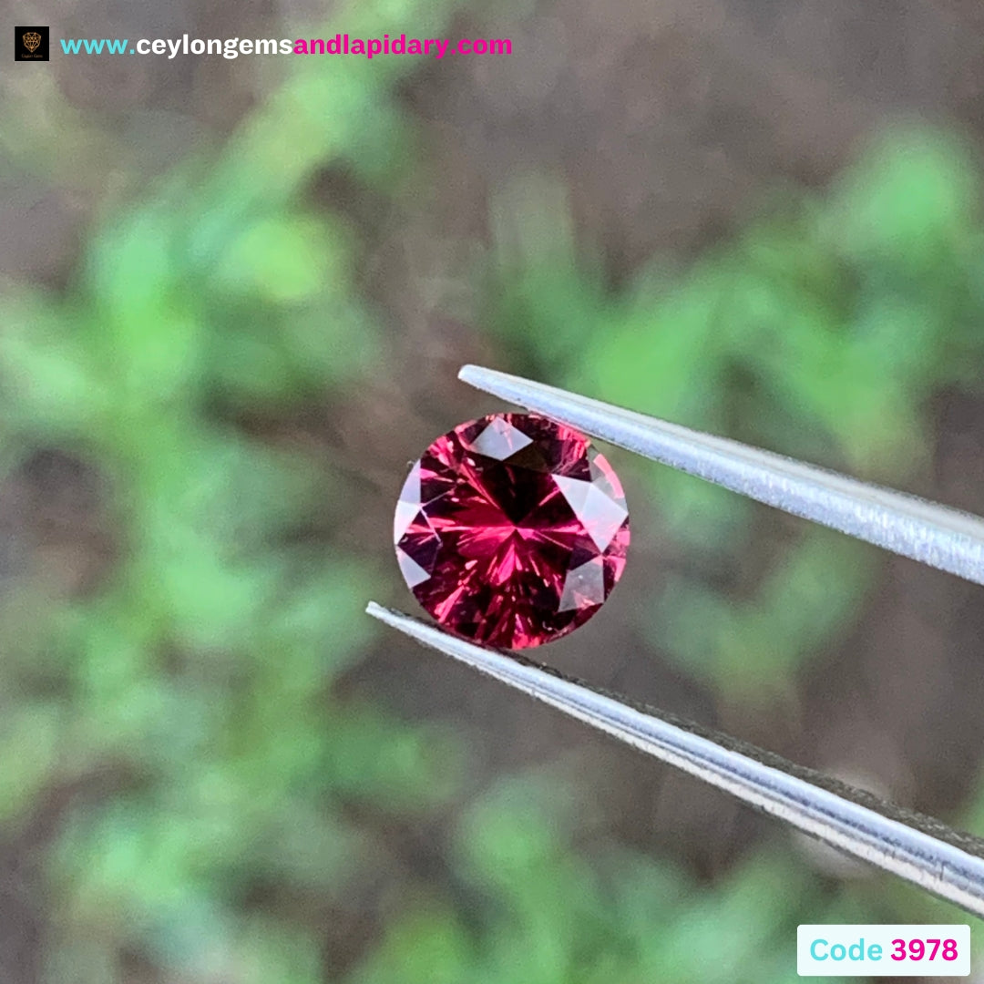 Red Garnet Fantasy Cut / Concave Cut 5.2 mm Round 0.62 Ct Natural Loose Gemstone For Jewelry Making 💎✨