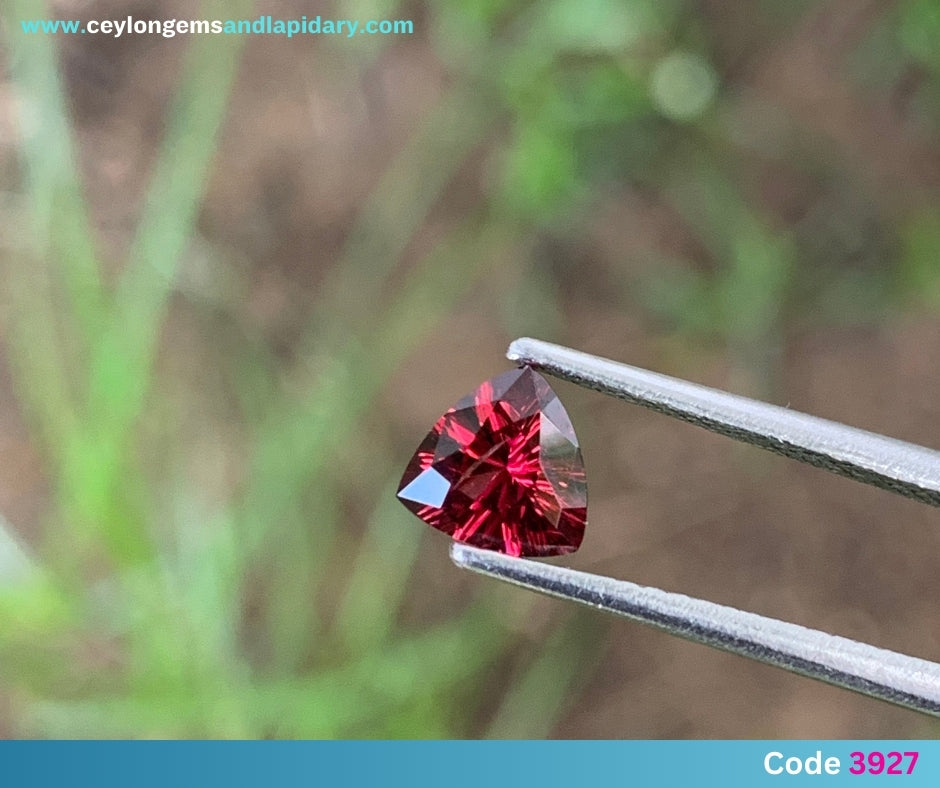 ✨ Red Garnet Concave Cut / Fantasy Cut Trillion 0.75 Ct Natural Loose Gemstone From Sri Lanka 💎