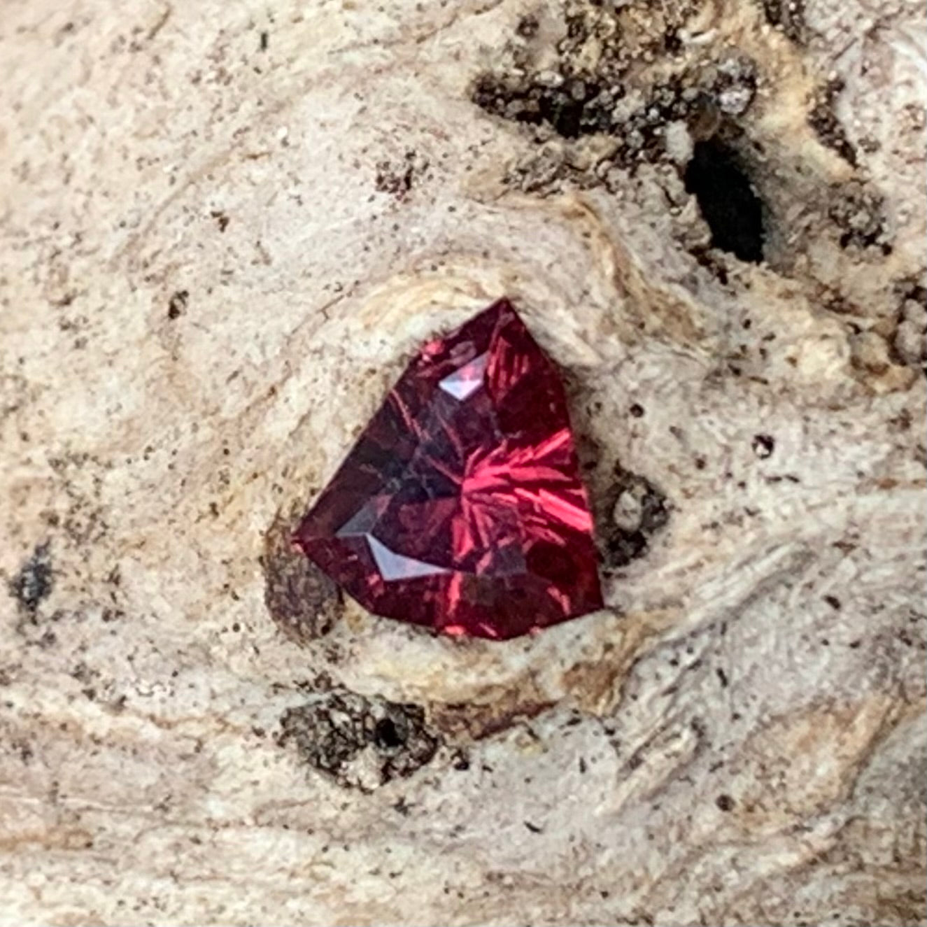 Red Garnet Fantasy / Concave Cut Fancy Shield 0.47 Ct Natural Loose Gemstone For Jewelry Making 💎✨
