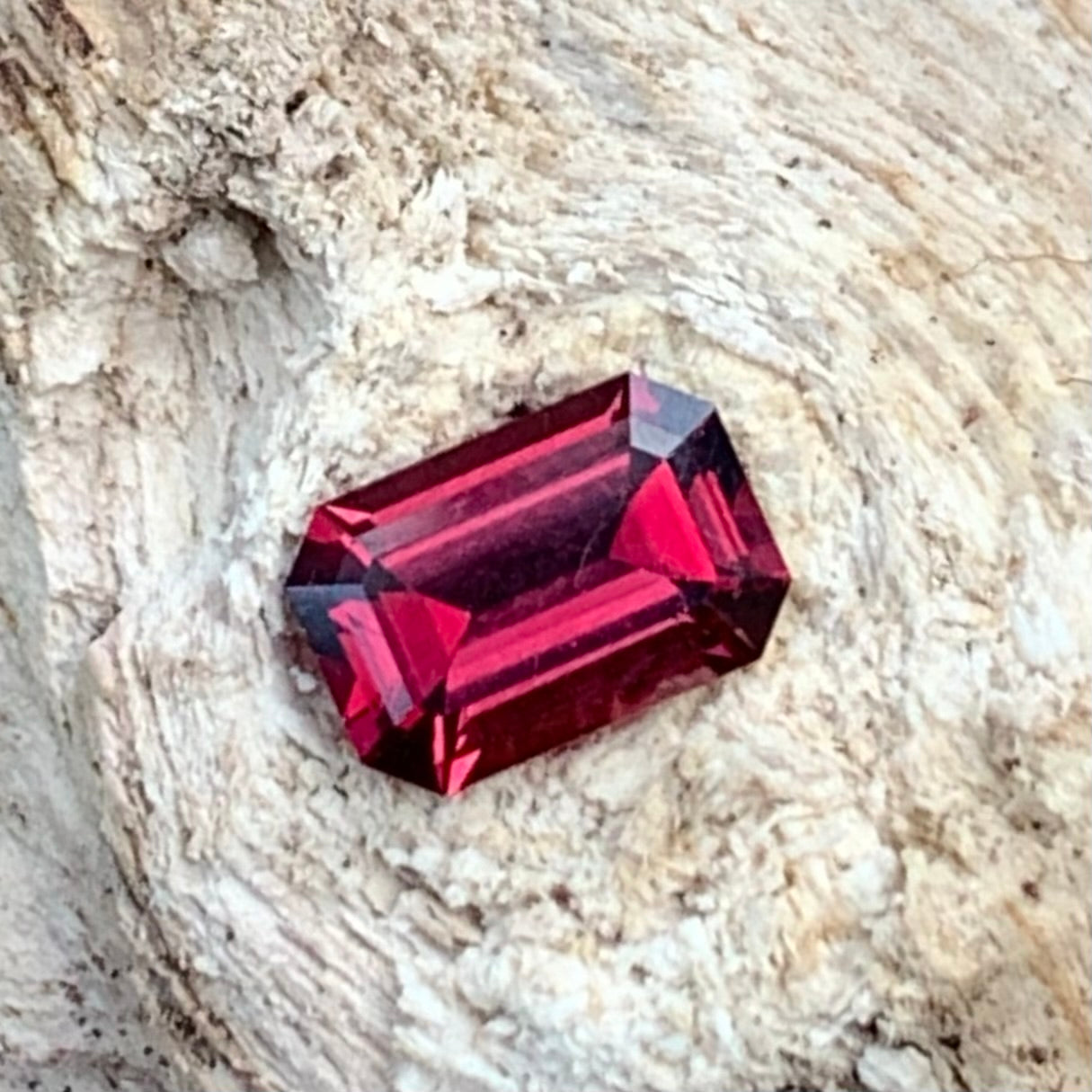 Red Garnet Emerald Cut Octagon 0.85 Ct Natural Loose Gemstone For Jewelry Making 💎✨