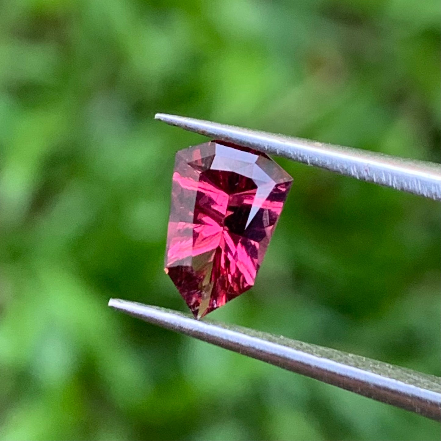 Red Garnet Fantasy / Concave Cut Fancy Shield 0.82 Ct Natural Loose Gemstone For Jewelry Making 💎✨