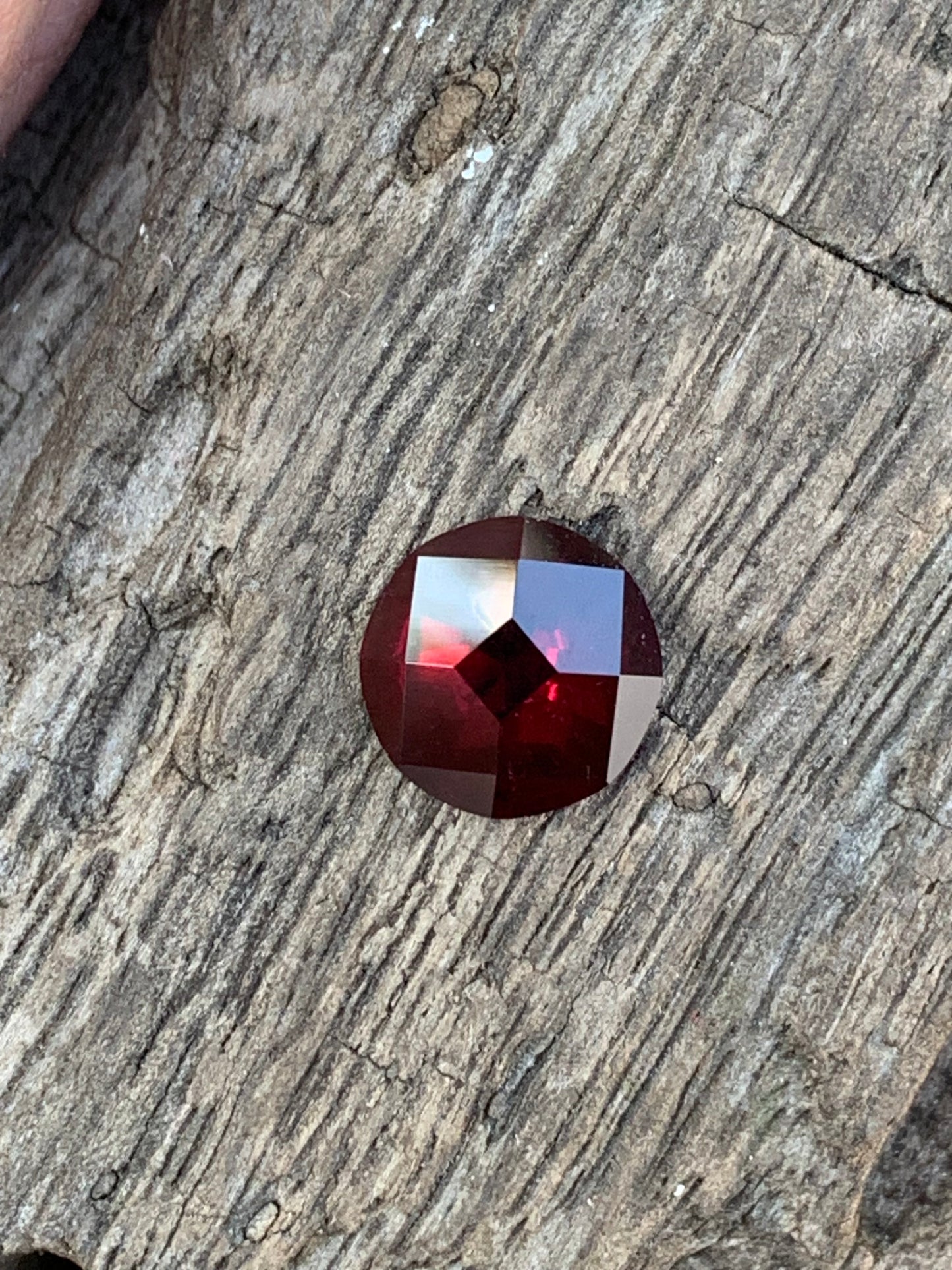 Orangish Garnet Round 8.1 mm / 2 ct Special Creative Cut Loose Gemstone