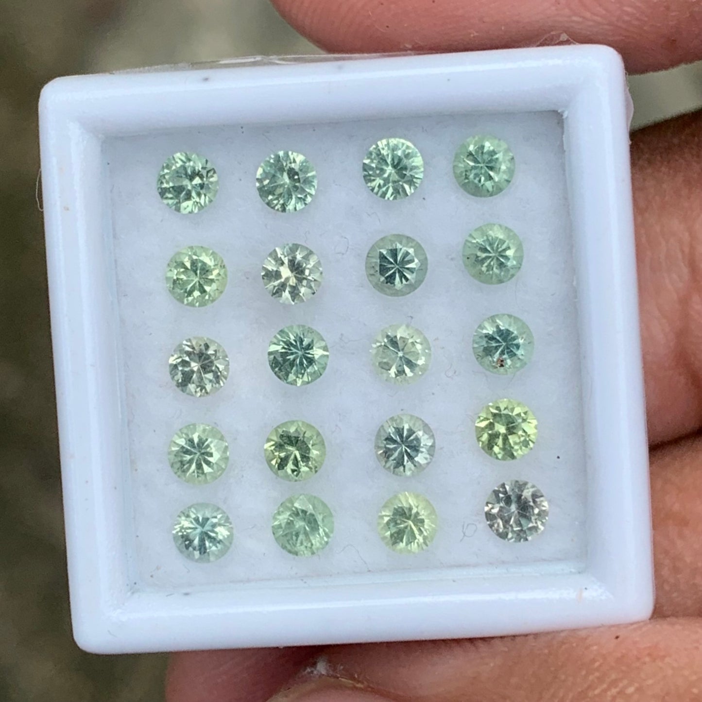 Green Sapphire 2.9 mm Rounds 2.41 Ct Loose Gemstone Parcel of 20 Stones
