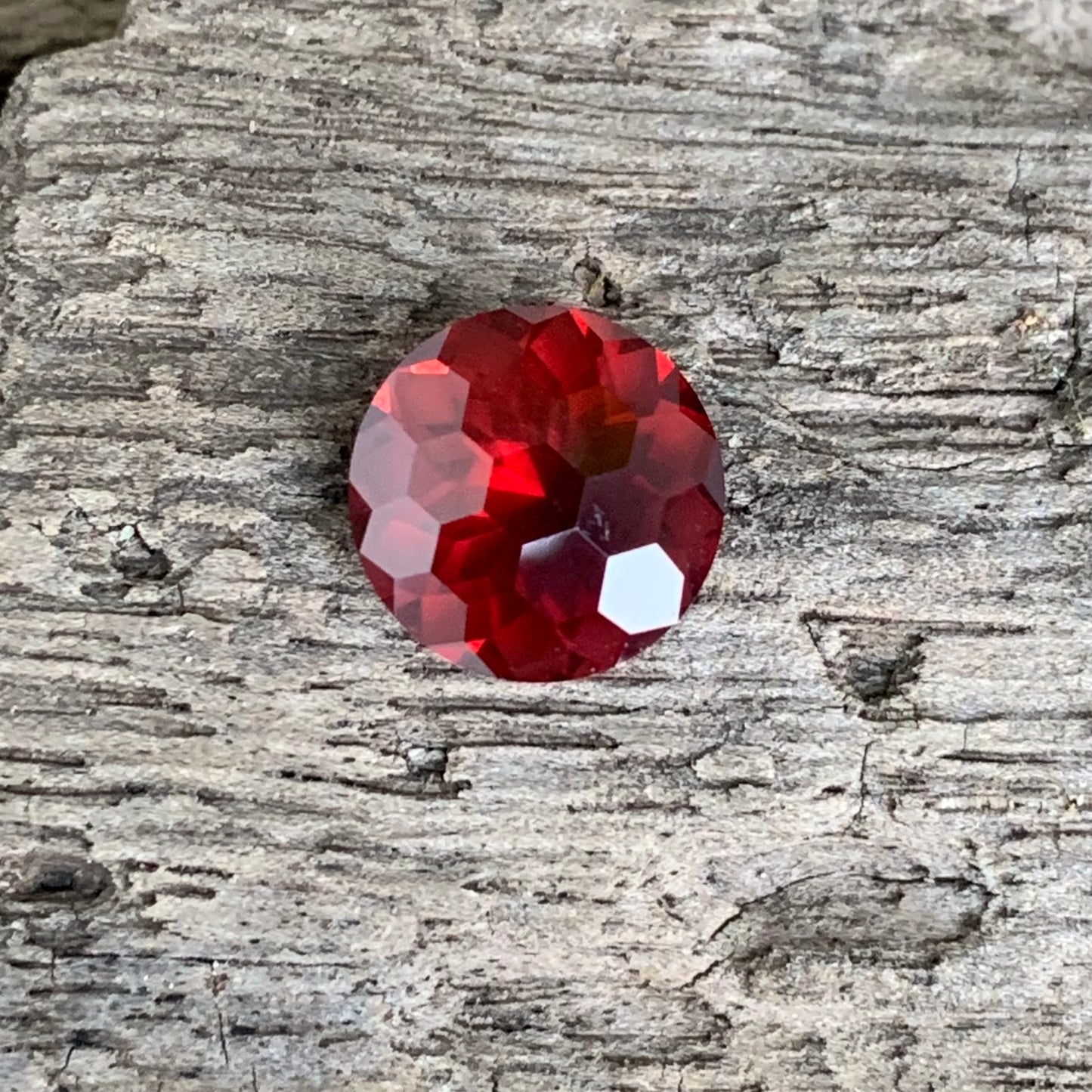 Garnet Round 8.5 mm / 2.66 Ct Fancy Football Cut Loose Gemstone For Contemporary Jewelry