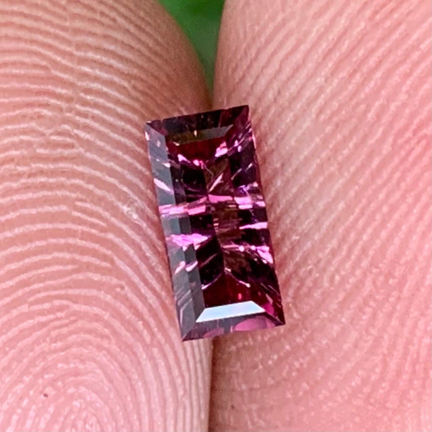 Pinkish Garnet Fantasy Cut / Concave Cut Baguette 0.65 Ct Natural Loose Gemstone For Jewelry Making