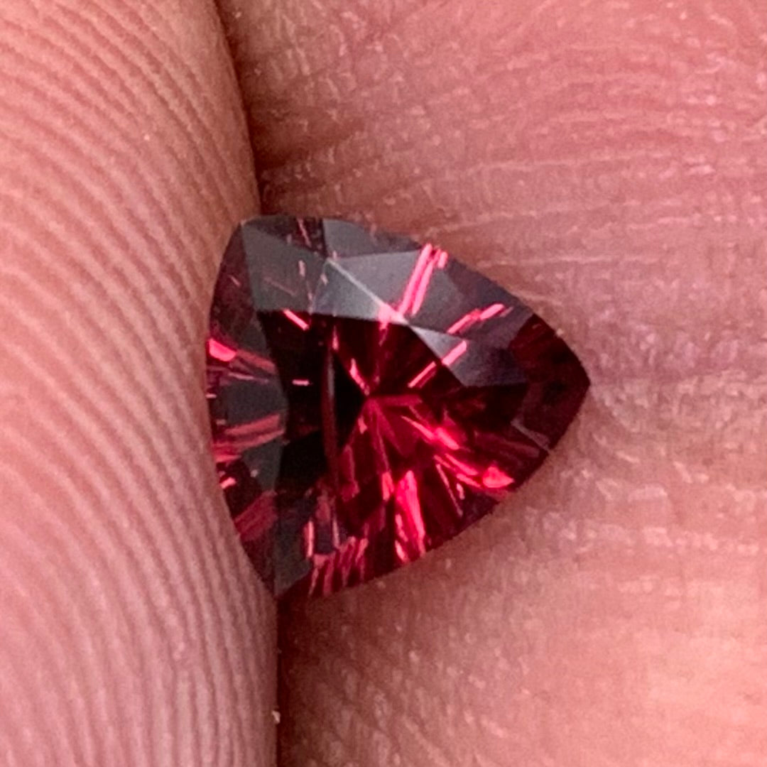 Red Garnet Concave Cut / Fantasy Cut Trillion 0.75 Ct Natural Loose Gemstone From Sri Lanka
