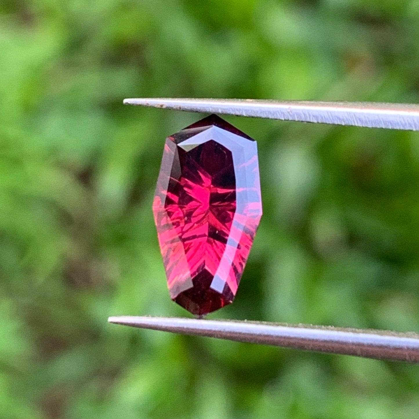 Red Garnet Fantasy / Concave Cut Modified Shield 2 Ct Natural Loose Gemstone For Jewelry Making 💎✨