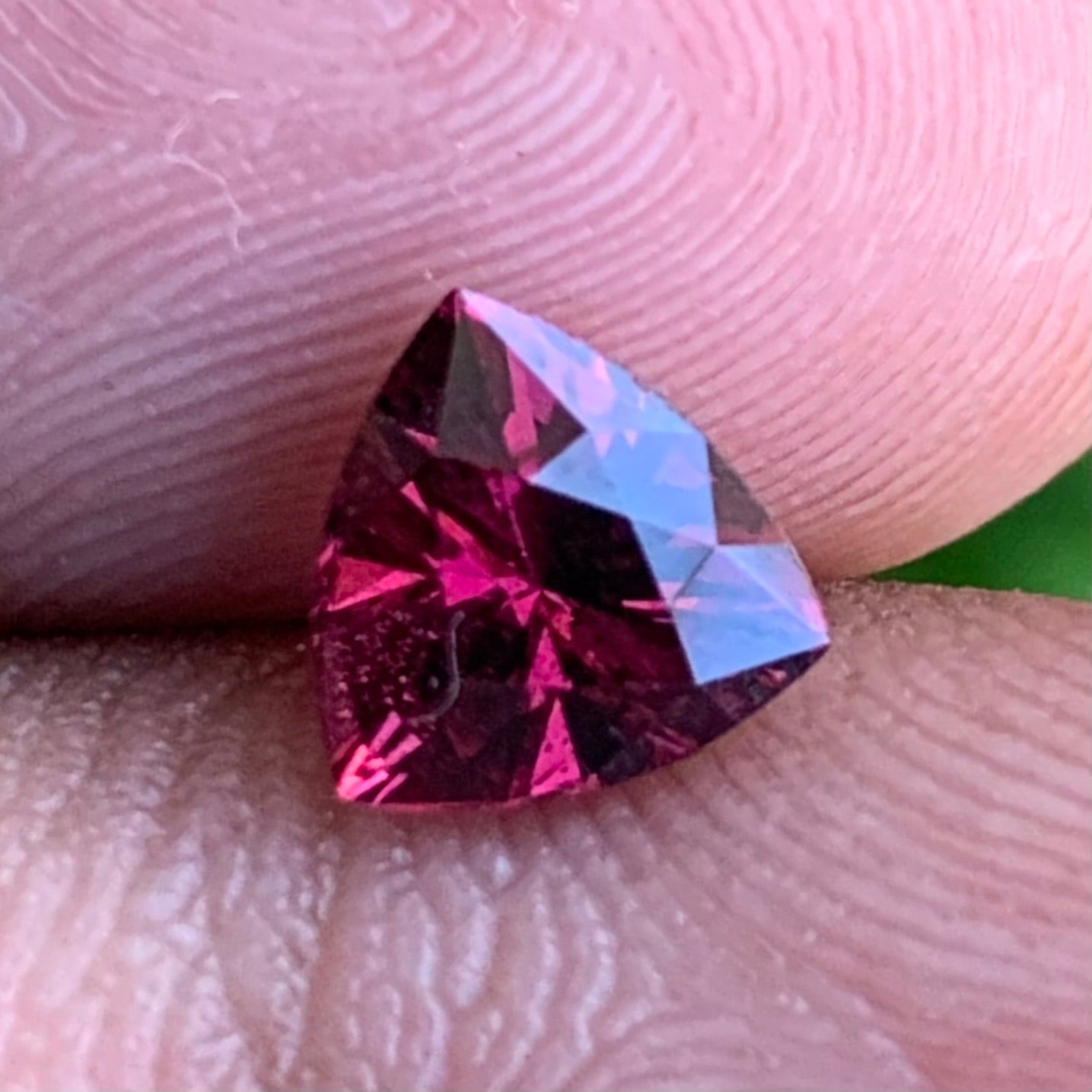 Red Garnet Fantasy / Concave Cut Trillion 1.05 Ct Natural Loose Gemstone For Jewelry Making 💎✨