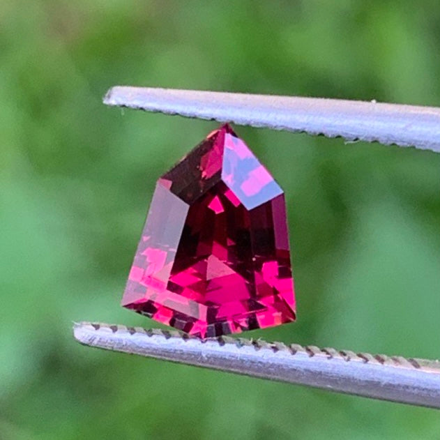 Purplish Red Garnet Shield 1.40 Ct Loose Gemstone From Sri Lanka