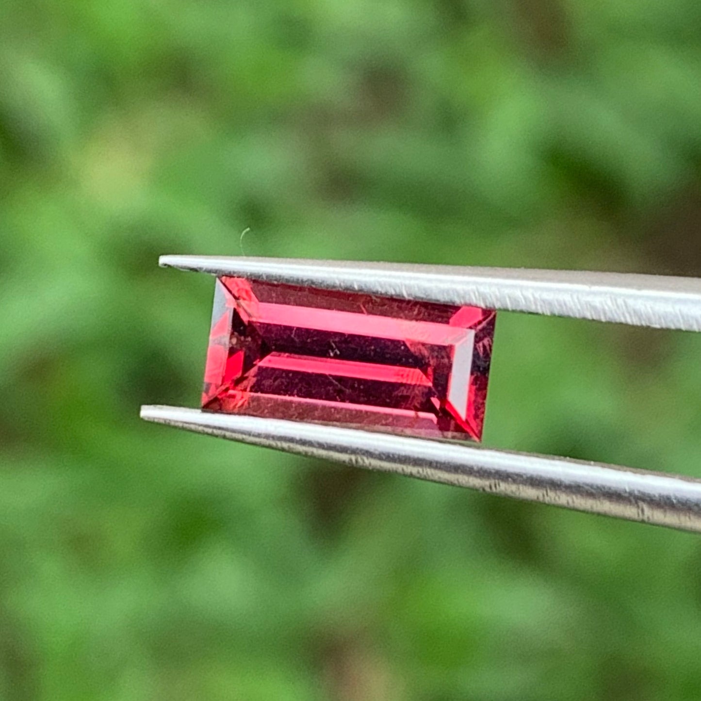 Red Garnet Rectangle 0.76 Ct Natural Loose Gemstone For Jewelry Making