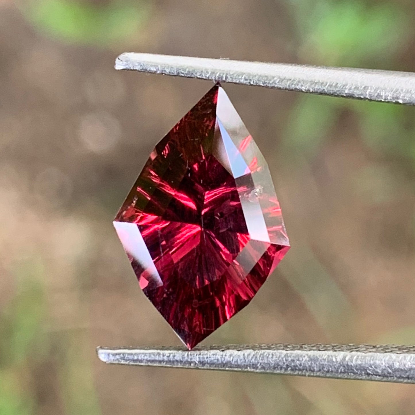 Red Garnet Concave Cut / Fantasy Cut Fancy Diamond 2.88 Ct Natural Loose Gemstone From Sri Lanka