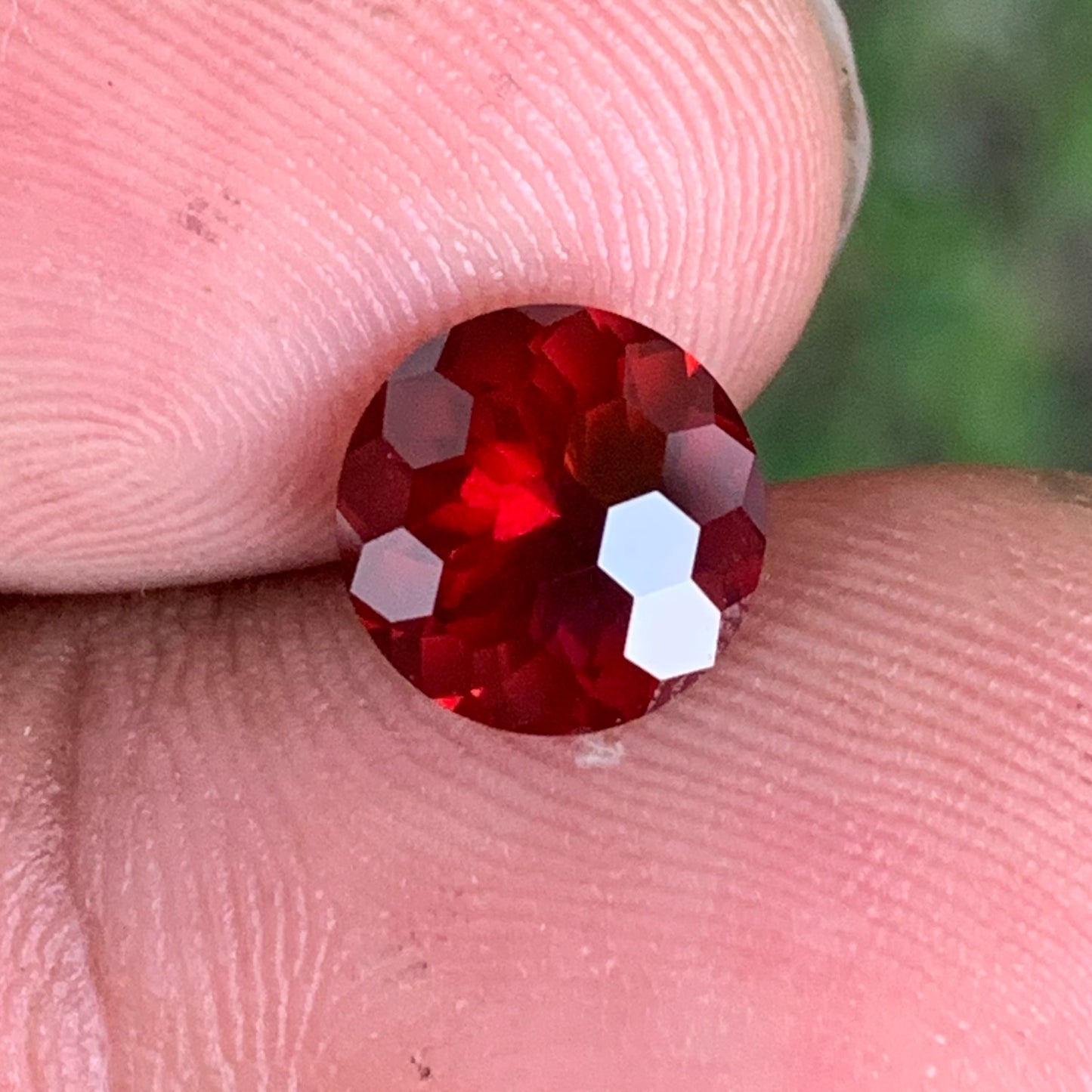 Garnet Round 8.5 mm / 2.66 Ct Fancy Football Cut Loose Gemstone For Contemporary Jewelry