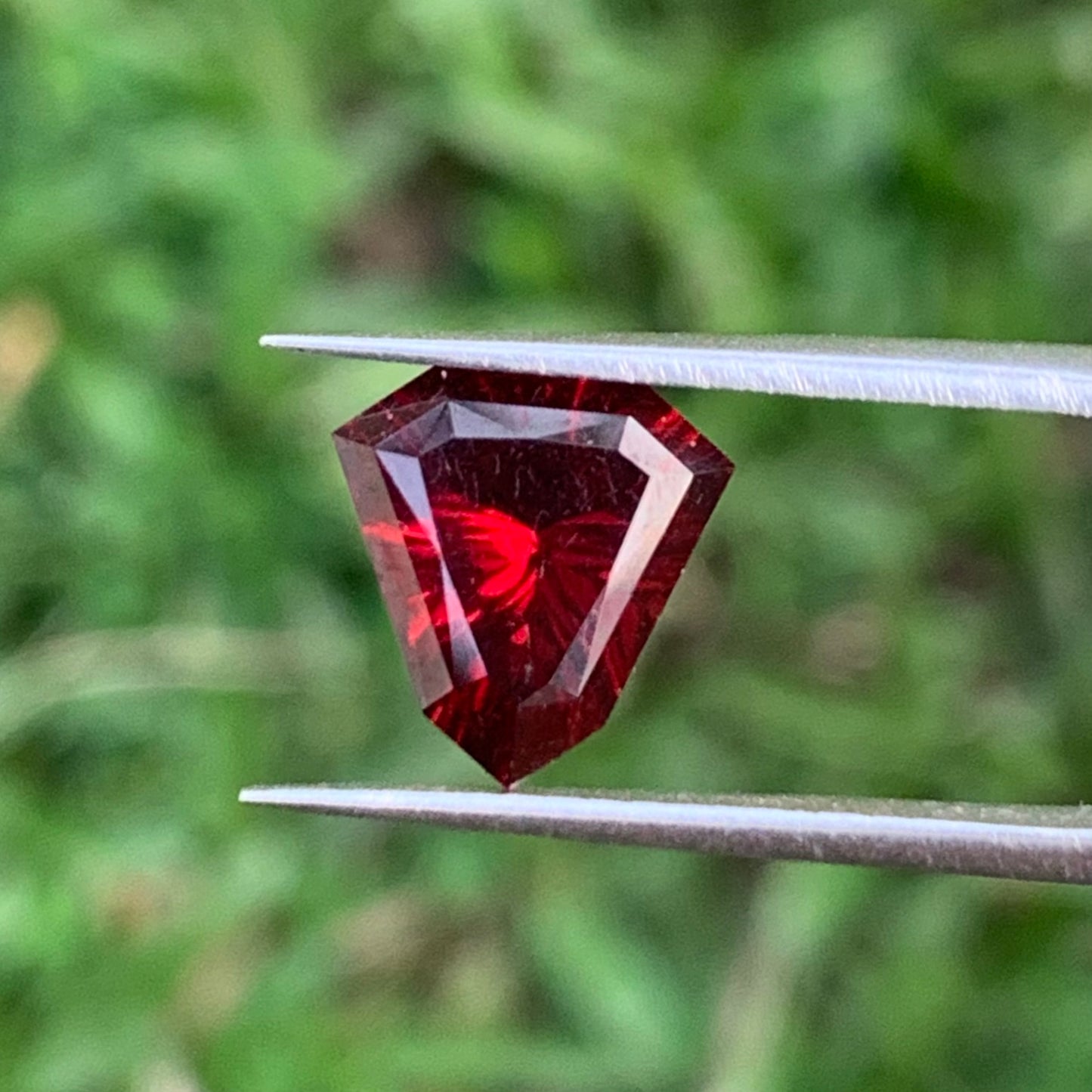 Red Garnet Fantasy / Concave Cut Fancy Shield 3.12 Ct Natural Loose Gemstone For Jewelry Making