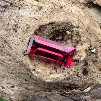 Red Garnet Rectangle 0.76 Ct Natural Loose Gemstone For Jewelry Making