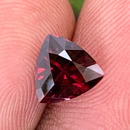Garnet Deep Red Trillion 7.9 mm / 2.16 Ct Natural Loose Gemstone For Jewelry Making
