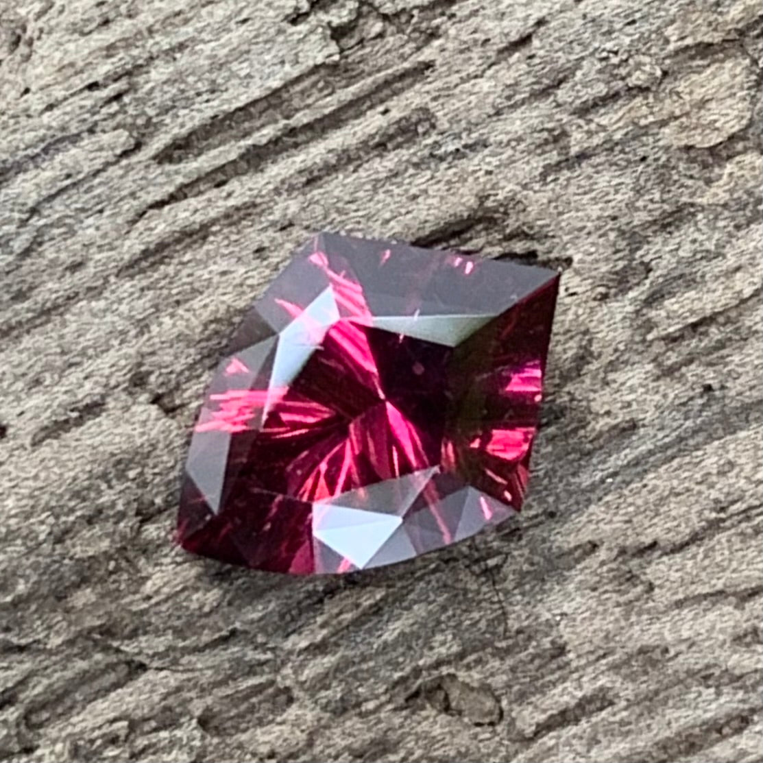Red Garnet Fantasy / Concave Cut Shield 0.95 Ct Natural Loose Gemstone For Jewelry Making
