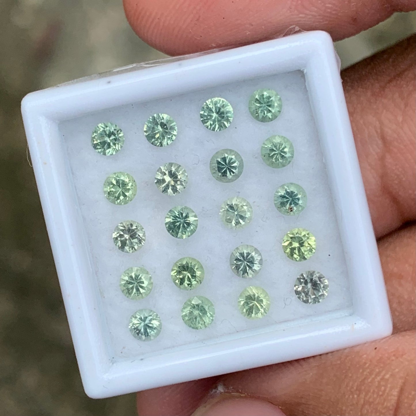 Green Sapphire 2.9 mm Rounds 2.41 Ct Loose Gemstone Parcel of 20 Stones
