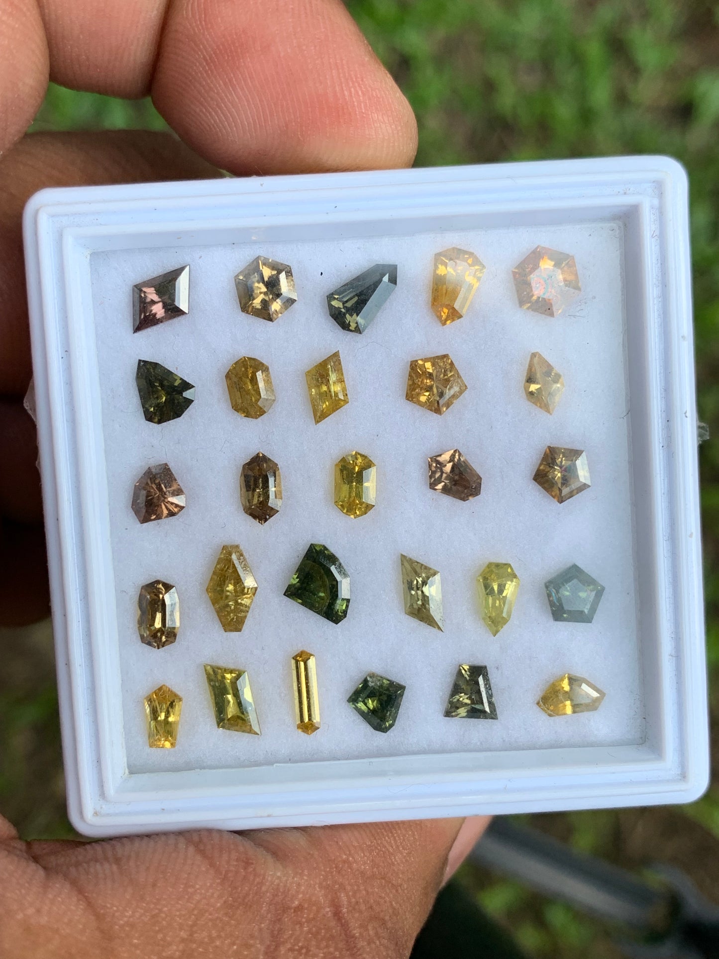 Zircon Geometric Shape Loose Gemstones Wholesale Parcel of Multicolor Natural Gems 14.6 Ct / 27 Stones