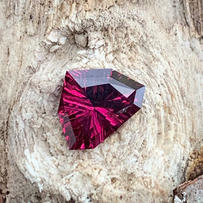 Red Garnet Fantasy / Concave Cut Fancy Trillion 1.50 Ct Natural Loose Gemstone For Jewelry Making 💎✨
