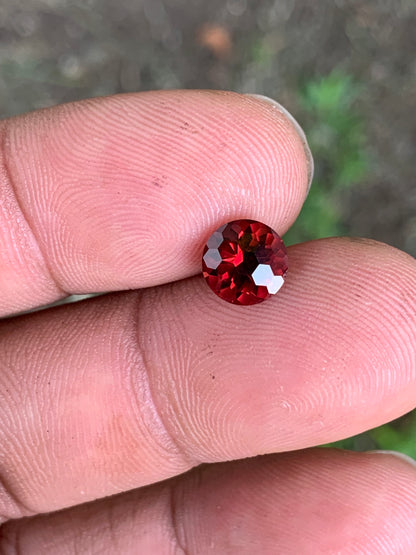Garnet Round 7.4 mm / 2.04 Ct Fancy Football Cut Loose Gemstone For Contemporary Jewelry