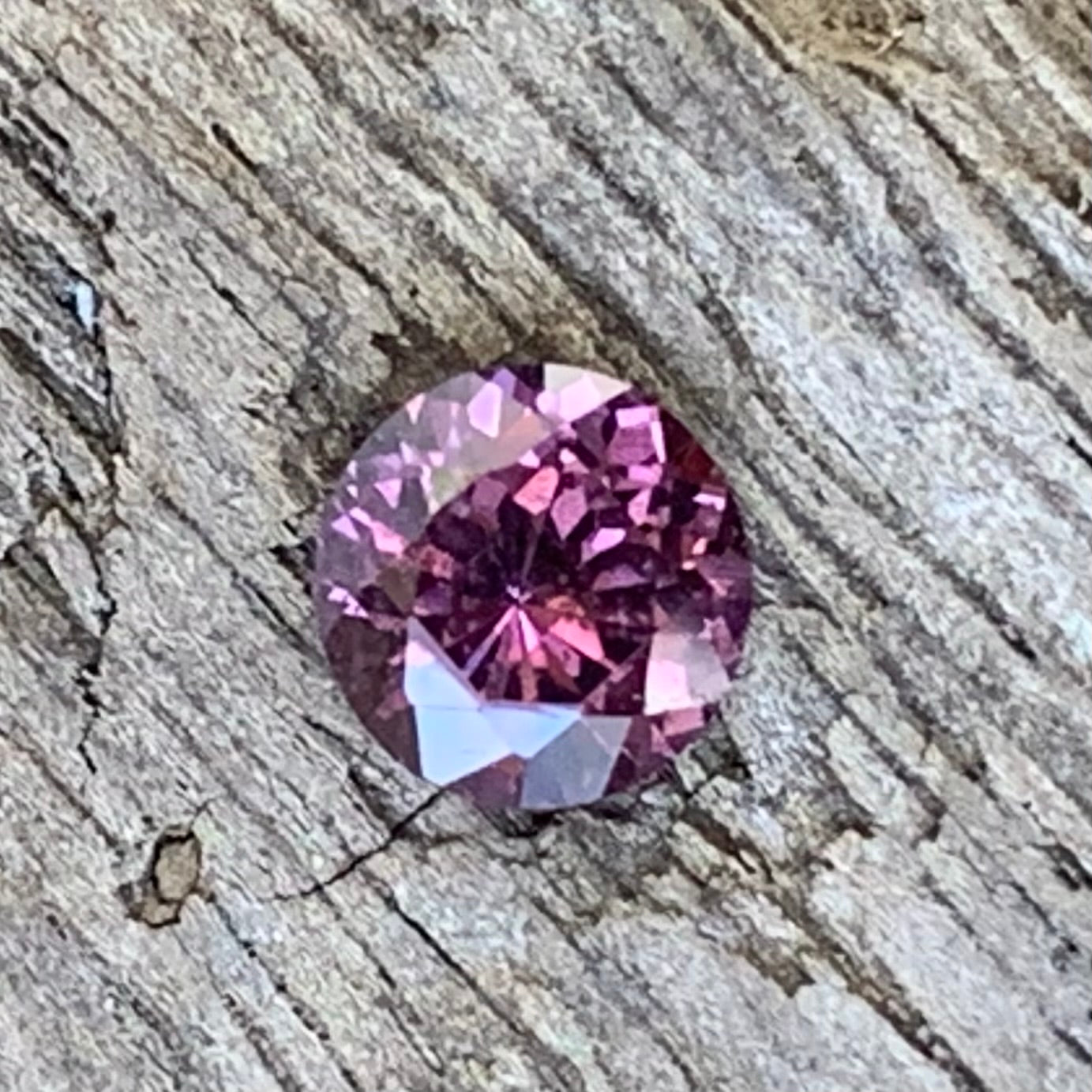 Pinkish Purple Spinel 5.55 mm Round 0.8 Ct Loose Gemstone For Jewelry Making