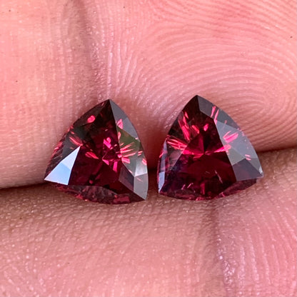 Red Garnet Trillion Pair Concave Cut / Fantasy Cut 2.73 Ct Natural Loose Gemstones For Earrings