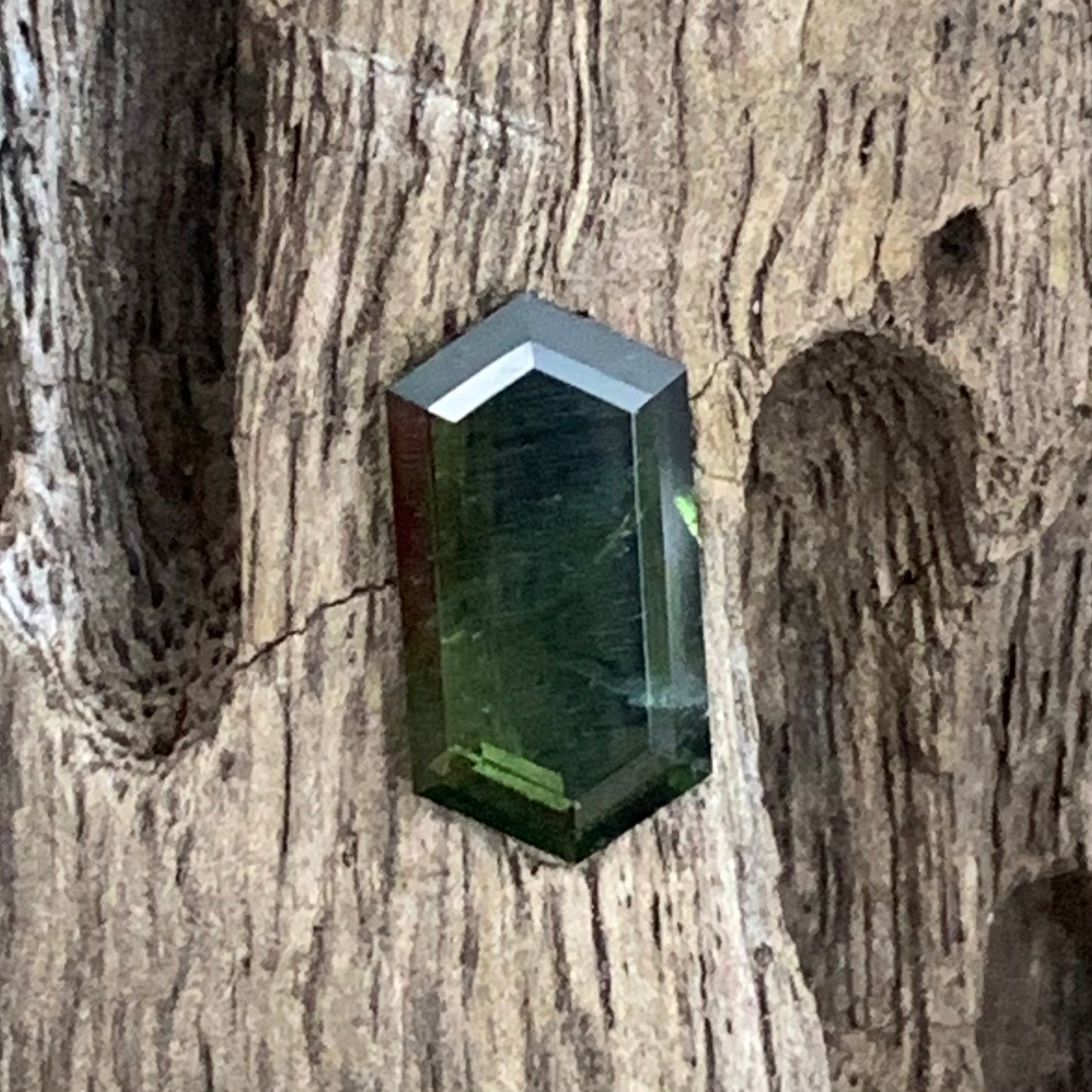 Portrait Cut Green Zircon Elongated Hexagon Tablet 2.1 Ct Natural Loose Gemstone For Jewelry