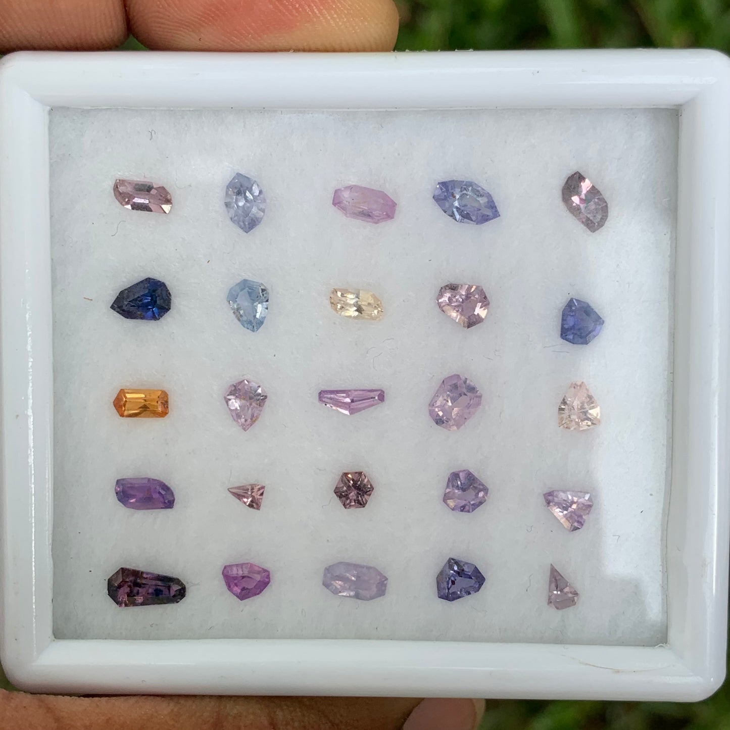 Sapphire Natural Unheated Fancy Geometric Shape Loose Gemstone Parcel 7.04 Ct / 25 Gemstones From Sri Lanka