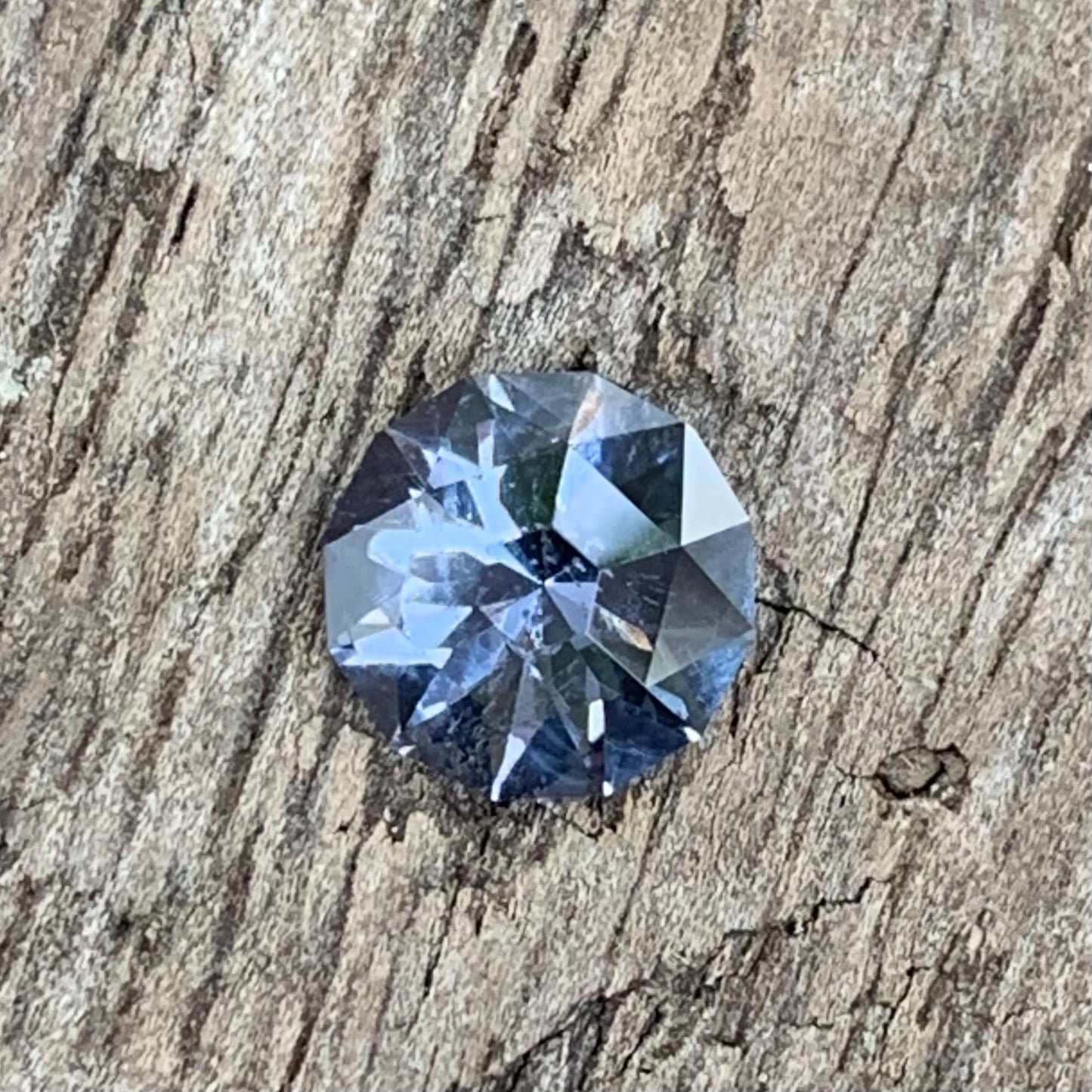Spinel Polygonal Flower Cut Bluish Grey Round 6 mm / 0.73 Ct Natural Loose Gemstone For Jewelry