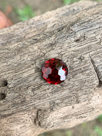 Garnet Round 10 mm / 3.79 Ct Football Cut Loose Gemstone For Contemporary Jewelry