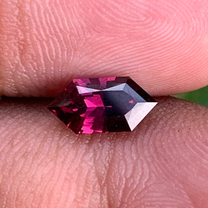 Pinkish Red Garnet Elongated Hexagon 1.45 Ct Natural Loose Gemstone For Jewelry Making