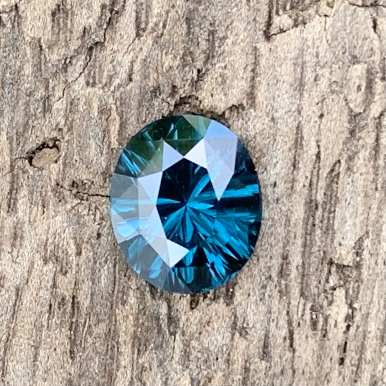 Teal Blue Spinel Fantasy / Concave Cut Oval 0.85 Ct Natural Loose Gemstone For Jewelry Making