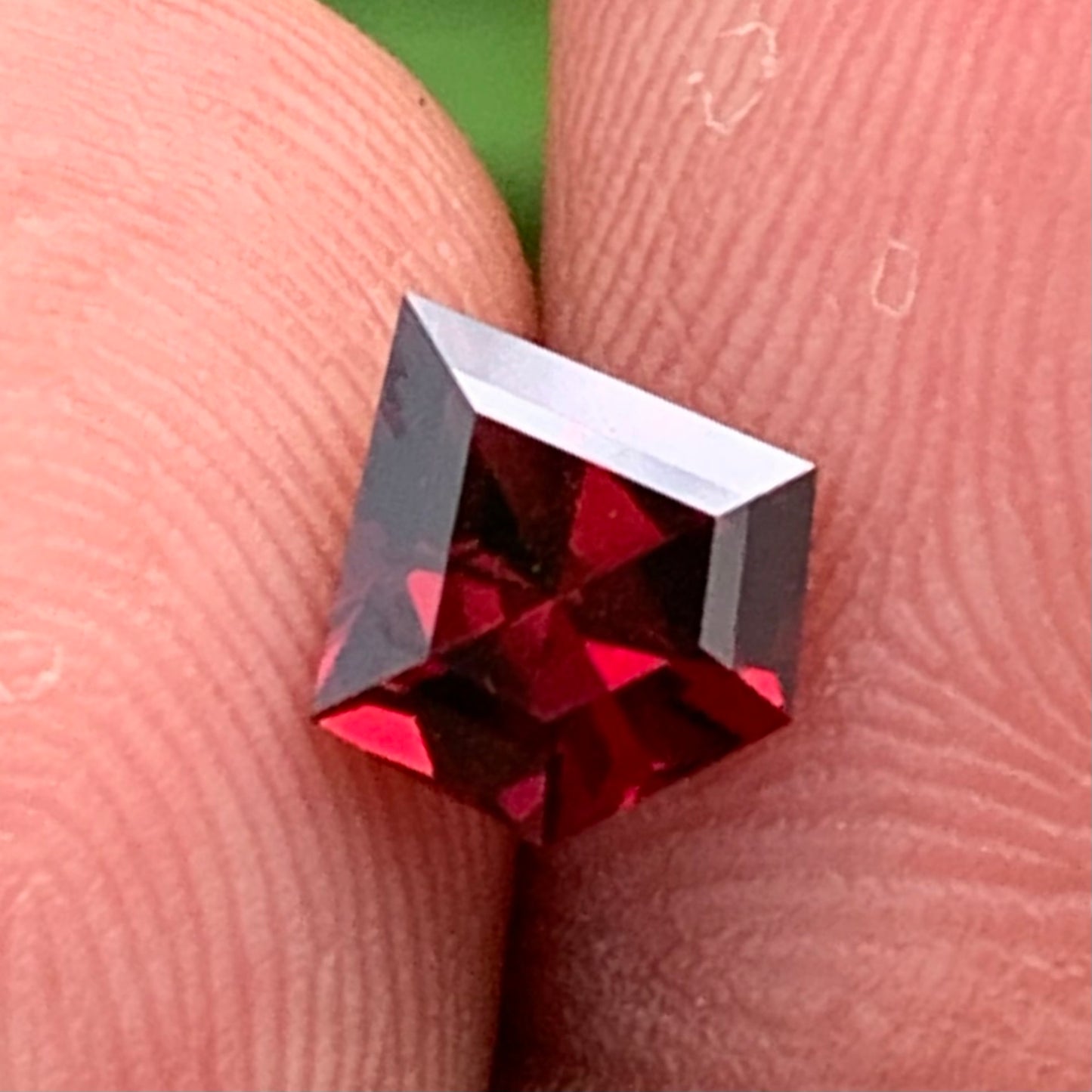 Deep Red Garnet Geometric Shape Modified Kite 7.55 mm / 1.3 Ct Natural Loose Gemstone For Jewelry Making
