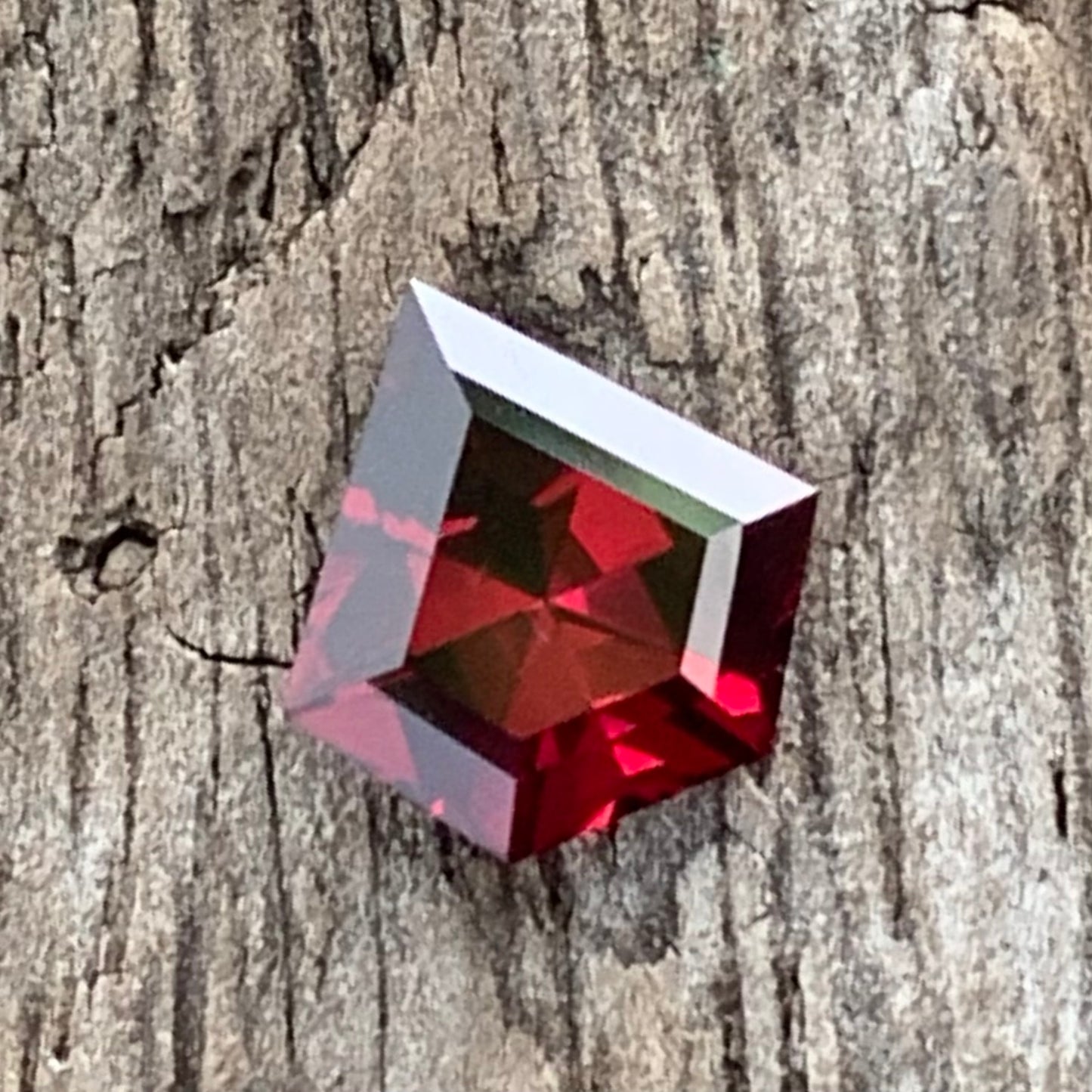 Deep Red Garnet Geometric Shape Modified Kite 7.55 mm / 1.3 Ct Natural Loose Gemstone For Jewelry Making