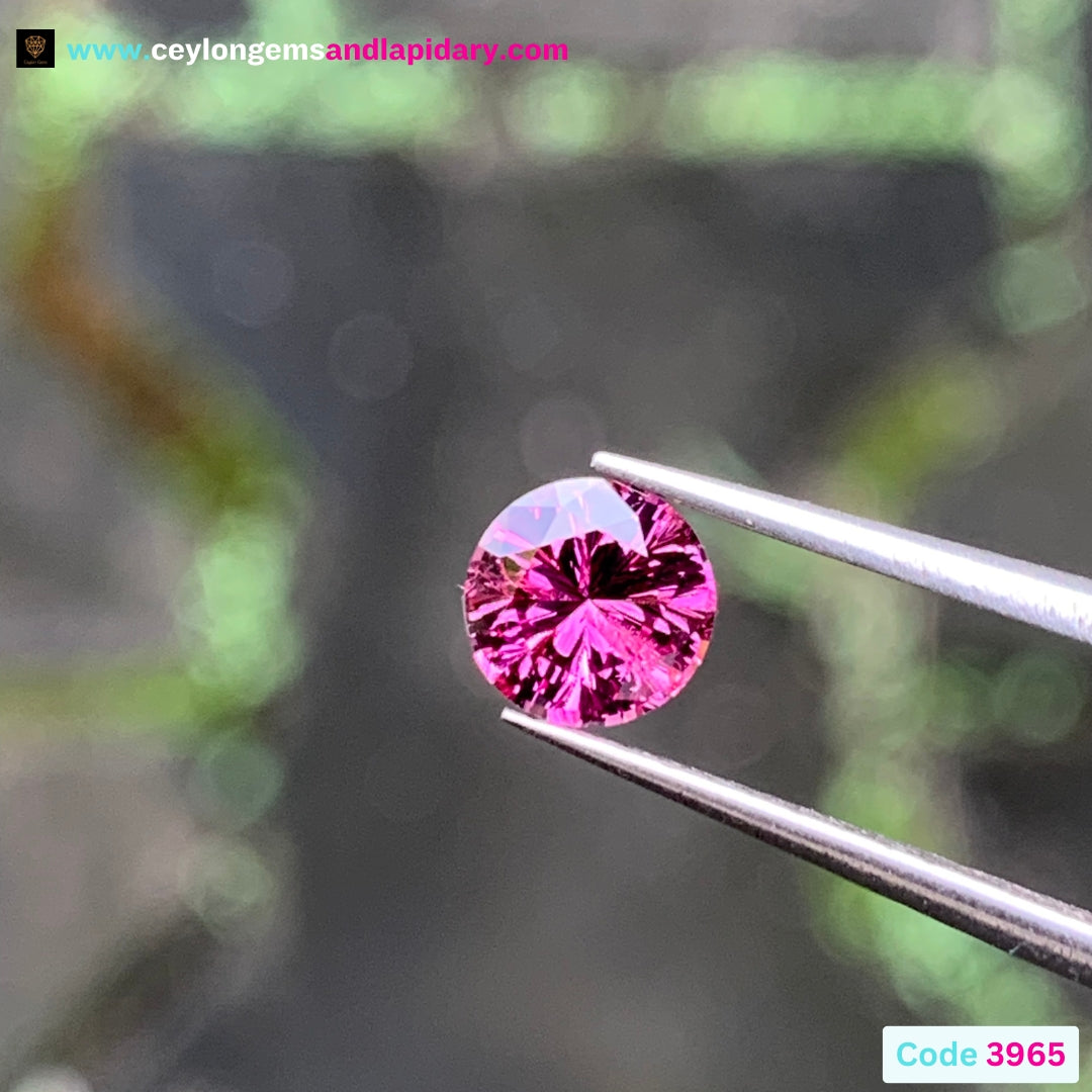 Pinkish Garnet Fantasy Cut / Concave Cut 5.3 mm Round 0.67 Ct Natural Loose Gemstone For Jewelry Making 💎✨