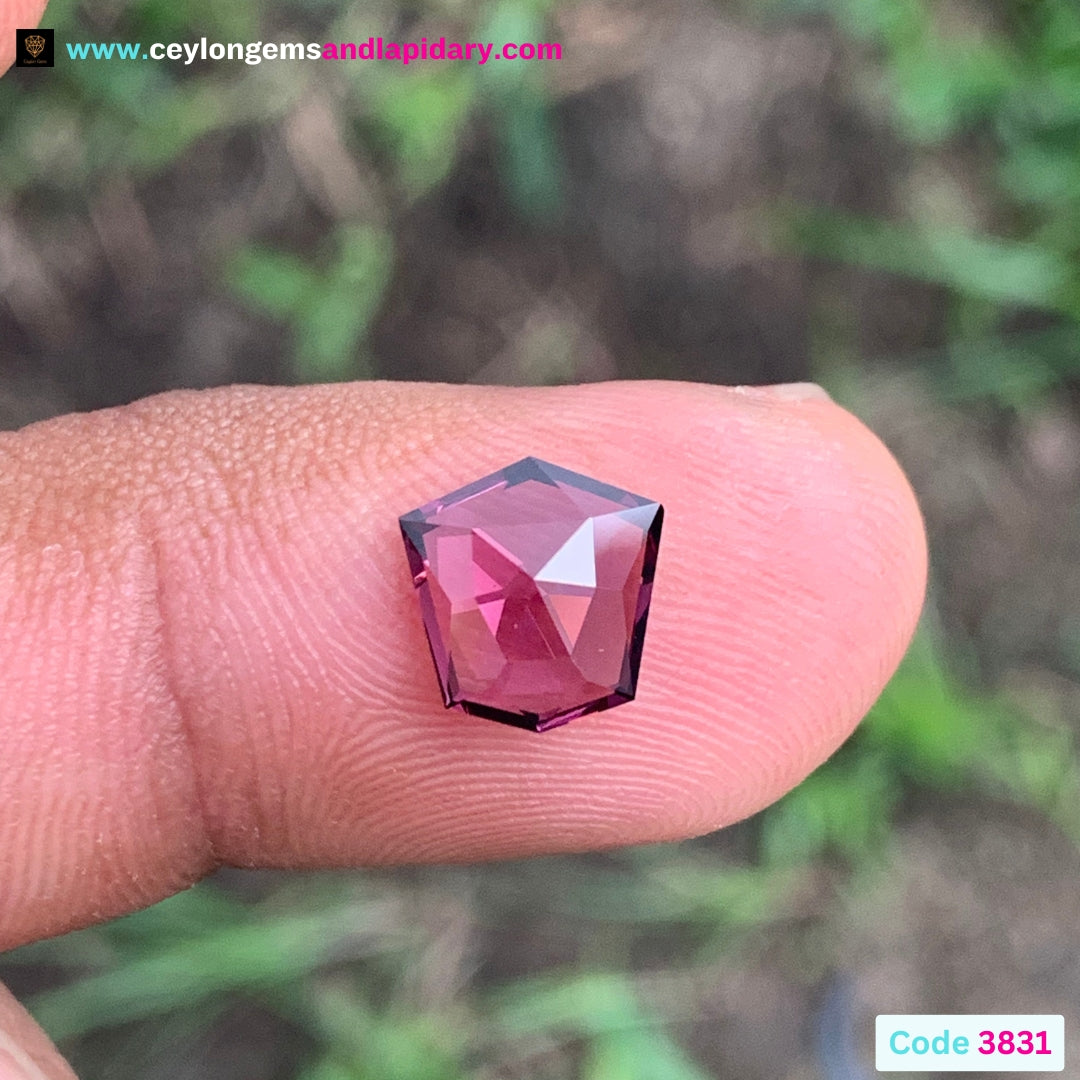 Rose Cut Reddish Pink Spinel 2.06 Ct 💎