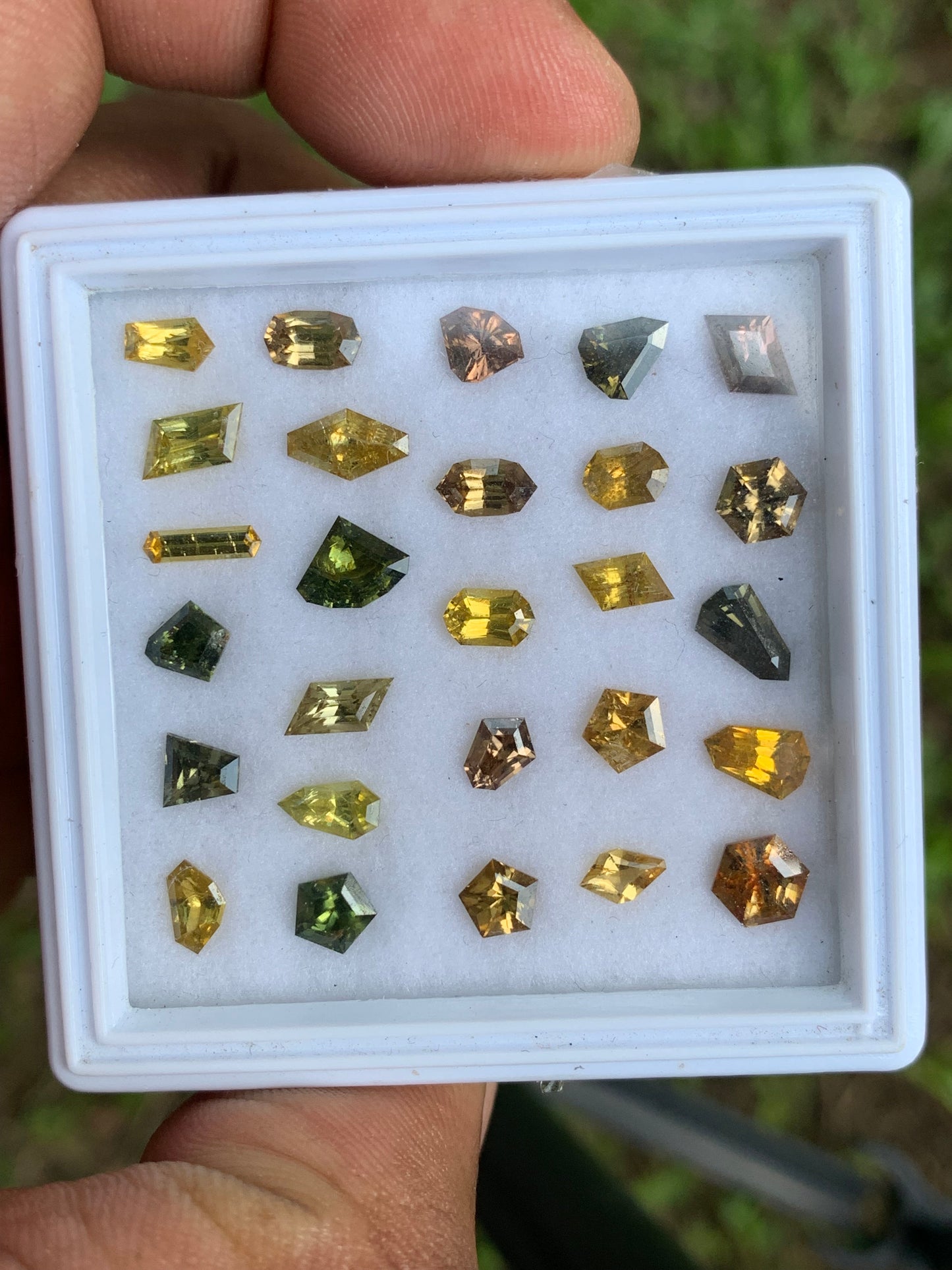 Zircon Geometric Shape Loose Gemstones Wholesale Parcel of Multicolor Natural Gems 14.6 Ct / 27 Stones