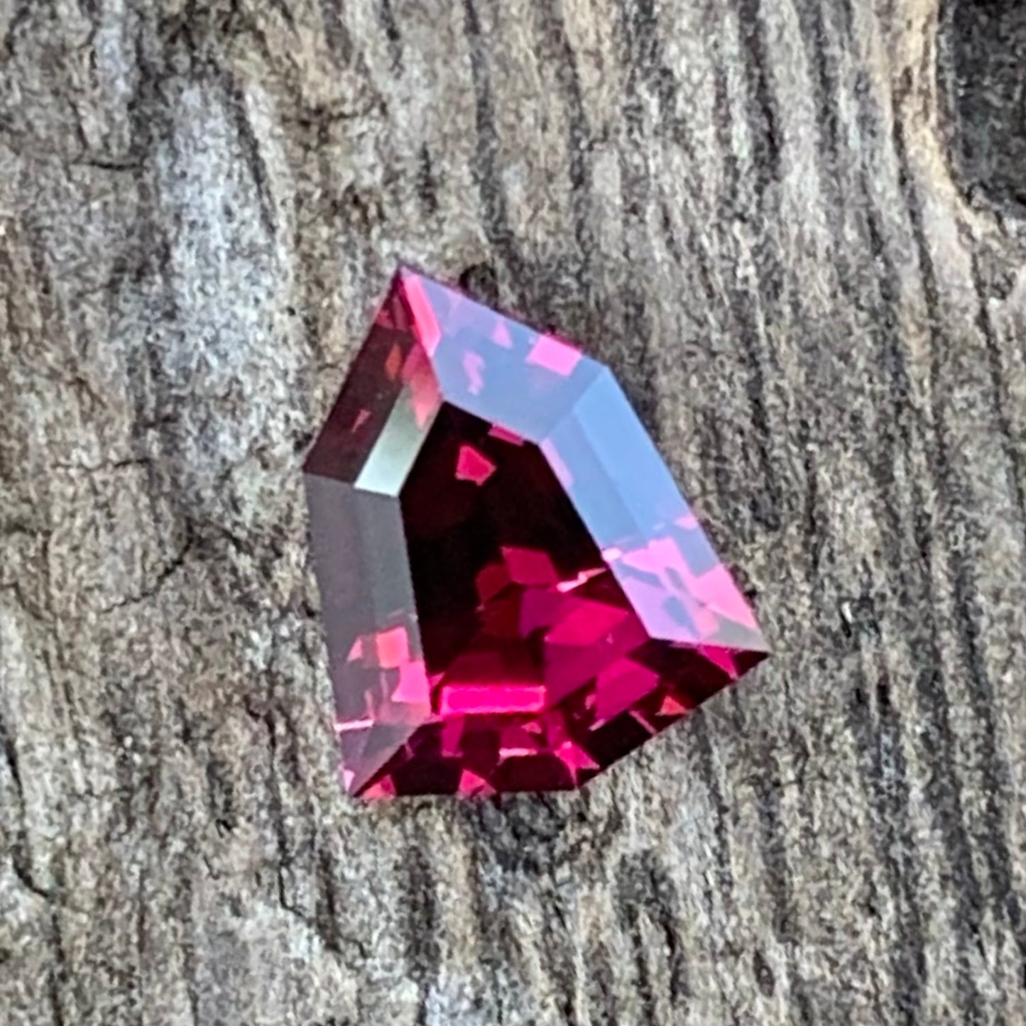Purplish Red Garnet Shield 1.40 Ct Loose Gemstone From Sri Lanka