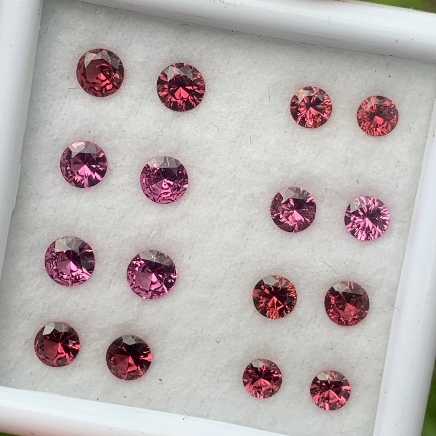 Garnet Round Pairs 8 Fantasy Cut / Concave Cut 3.2 -4 mm / 3.27 Ct Natural Loose Gemstones For Earrings