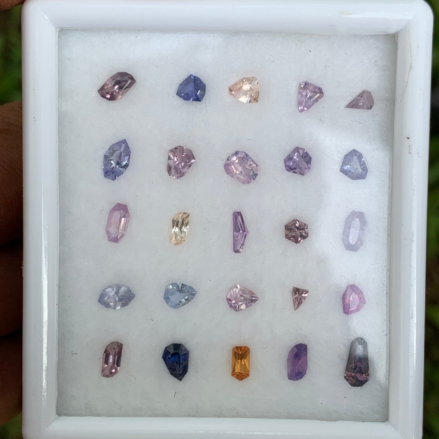 Sapphire Natural Unheated Fancy Geometric Shape Loose Gemstone Parcel 7.04 Ct / 25 Gemstones From Sri Lanka