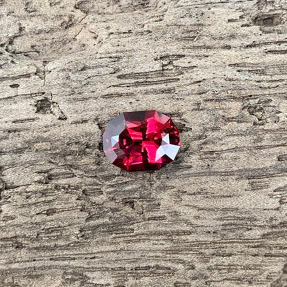 Red Garnet Modified Oval 0.93 Ct Natural Loose Gemstone For Jewelry Making