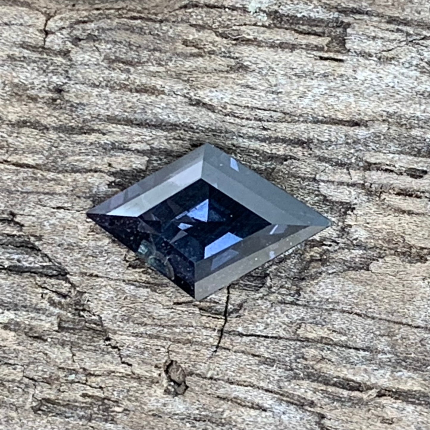 Spinel Kite Deep Purple 0.9 Ct Natural Loose Gemstone For Jewelry