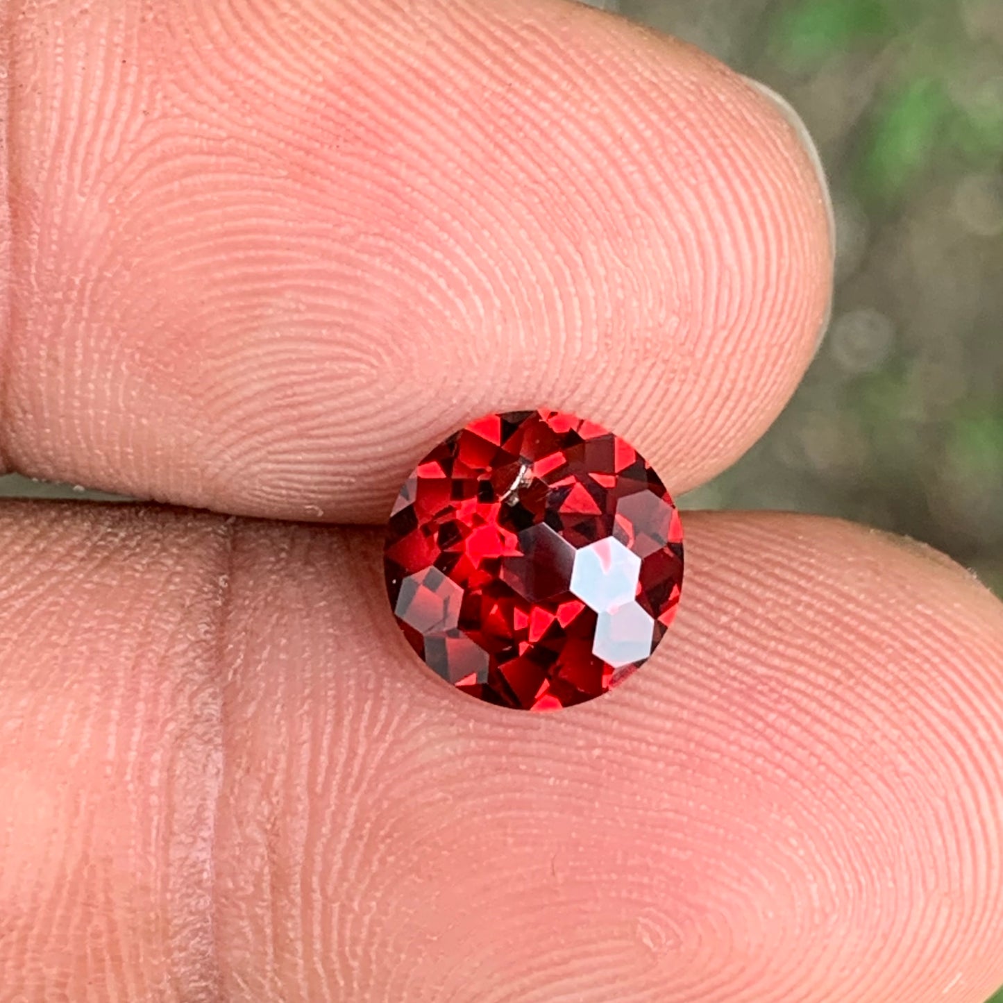 Garnet Round 8.9 mm / 2.81 Ct Fancy Football Cut Loose Gemstone For Contemporary Jewelry