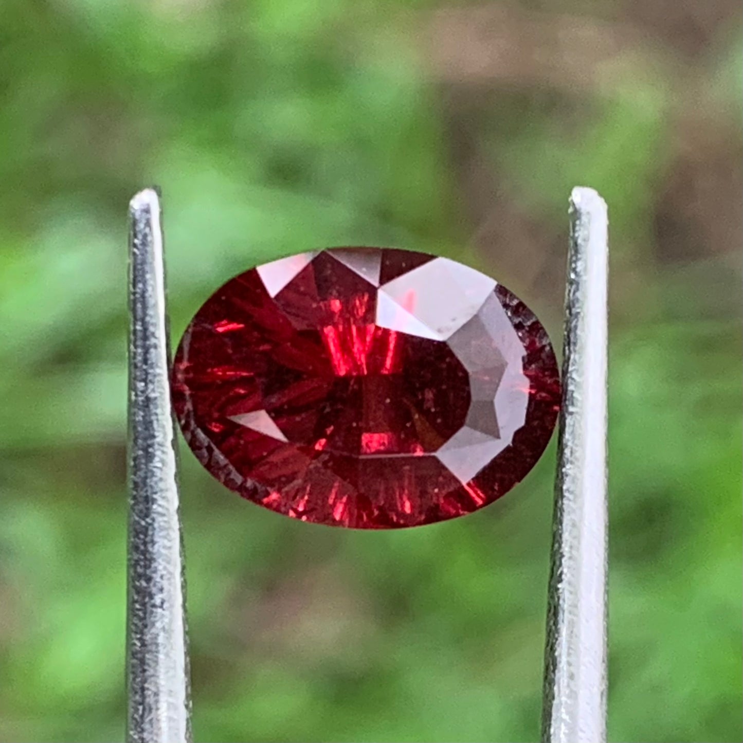 Red Garnet Fantasy Cut / Concave Cut Oval 2.21 Ct Natural Loose Gemstone For Jewelry Making