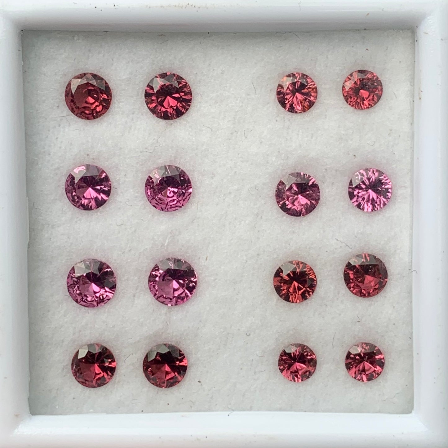 Garnet Round Pairs 8 Fantasy Cut / Concave Cut 3.2 -4 mm / 3.27 Ct Natural Loose Gemstones For Earrings