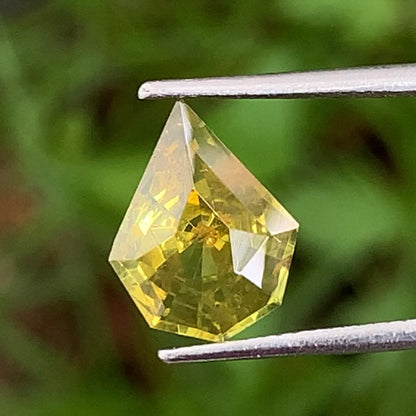 Lime Green Zircon Geometric Shape Shield 3.80 Ct Natural Unheated Loose Gemstone From Sri Lanka
