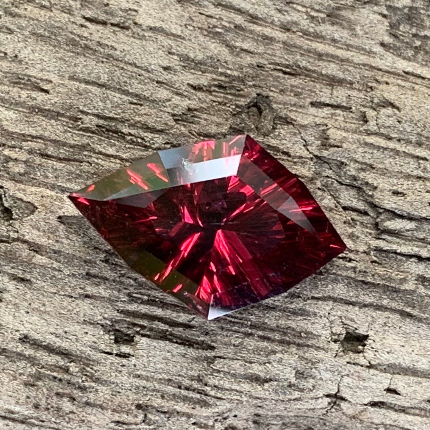 Red Garnet Concave Cut / Fantasy Cut Fancy Diamond 2.88 Ct Natural Loose Gemstone From Sri Lanka