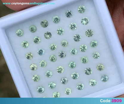 ✨ Green Sapphire - 2.6 mm Rounds, 3.84 Ct Loose Gemstone Parcel (43 Stones) 💎