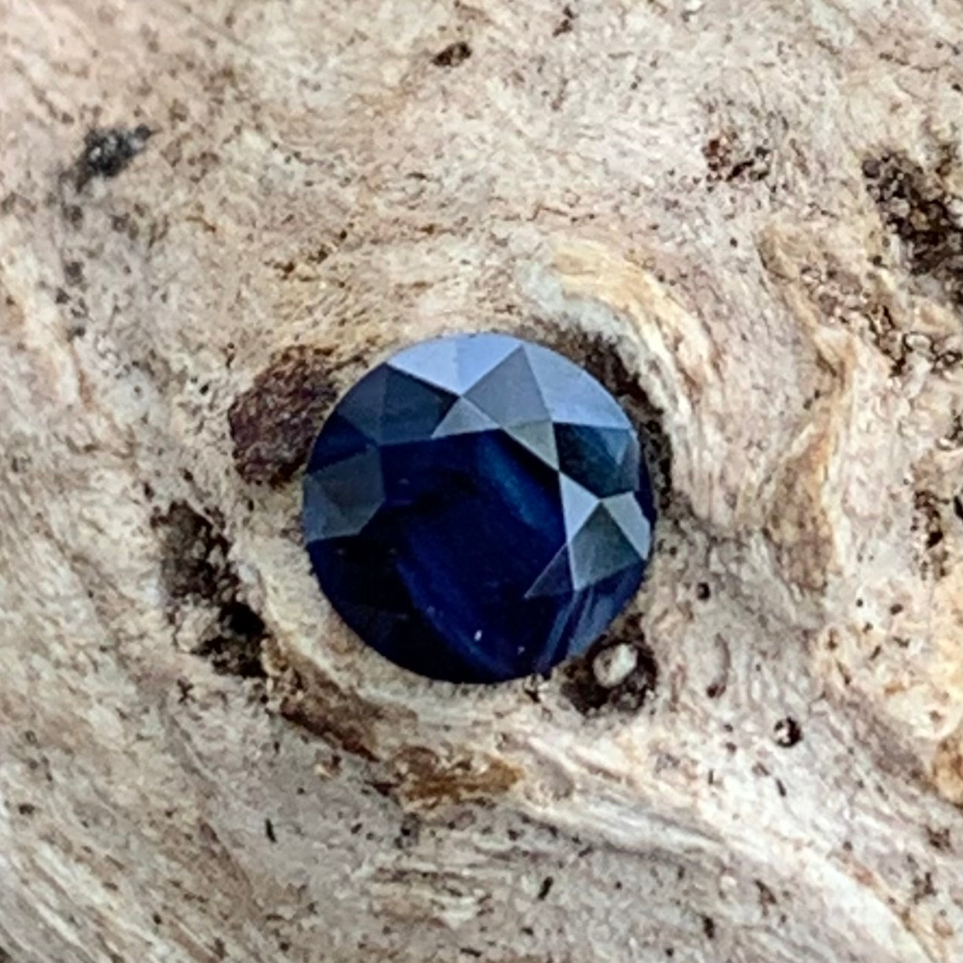 Milky Blue Sapphire 4.6 mm Round 0.55 Ct Natural Loose Gemstone For Jewelry Making